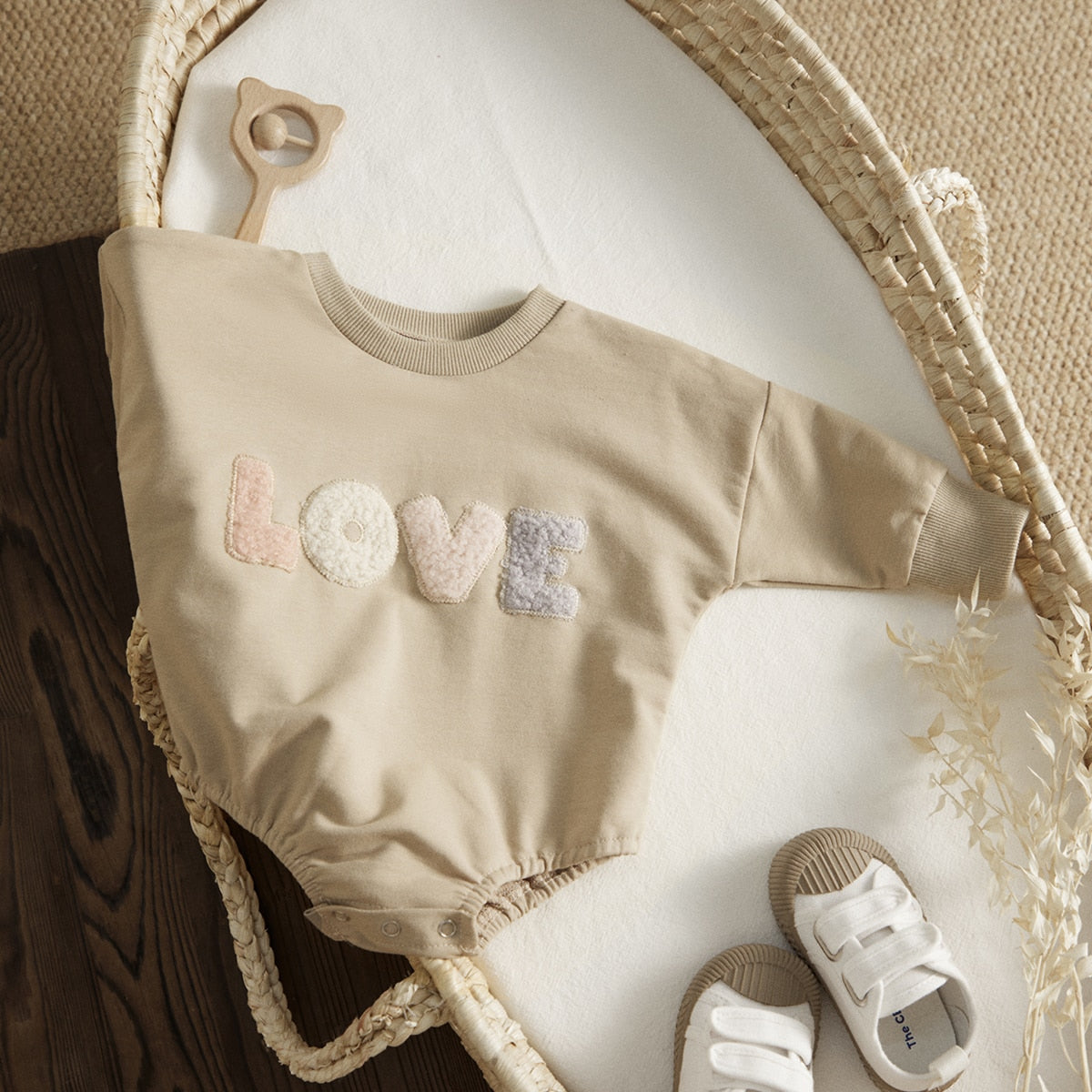 Baby Girl Romper Cute LOVE Letter Long Sleeve Jumpsuit.