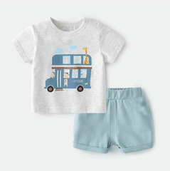 Bus with Giraffe  - Boys Cotton Printed T-Shirt & Shorts Set.