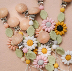 Daisy - BPA Free Silicone Baby dummy clip with flower and leaf-
 Thank you for visiting my shop!Truly unique stunning design dummy/pacifier clip - turn heads with this accessory. Our adorable pacifier clips are made up of high q-Bijou Bubs