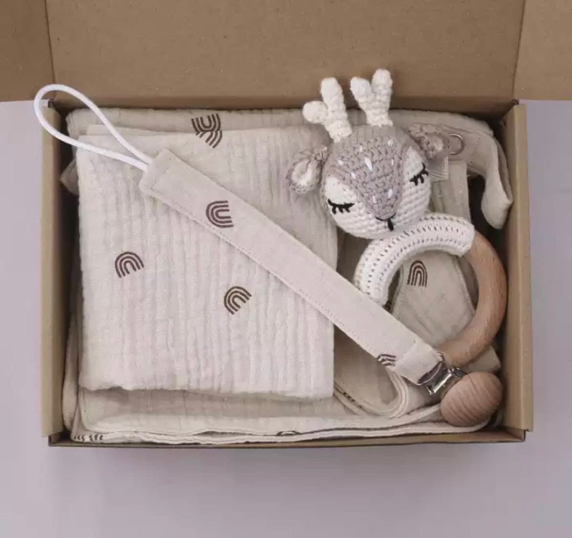 Unisex Baby Muslin Gift Set | Baby Muslin Cotton Bib  | Baby Shower Pr-
 This is a gorgeous muslin cotton gift set is a perfect set of items carefully made and packed for a newborn!Product Info -This lovely muslin set includes:- A rever-Bijou Bubs