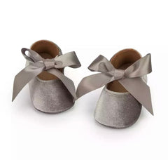 Zina - Baby Girl Princess Velvet Bowknot Shoes-
Welcome! Thank you for looking in our shop and viewing these beautiful velvet with bow knot baby shoes.Our high quality first walker shoes are durable, breathable &-Bijou Bubs