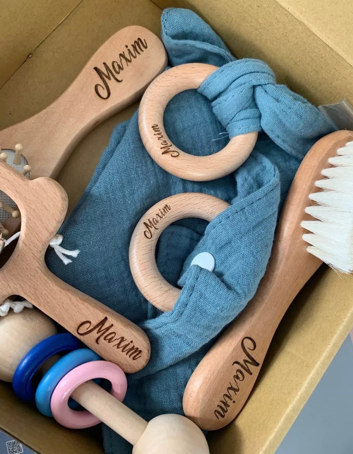 Newborn Baby Hamper | Personalised Baby gift | Personalised Newborn Gi-
 This beautiful hamper has been carefully made and packaged with love for a very special baby girl or boy.This gorgeous hamper includes a muslin cotton swaddle wrap-Bijou Bubs