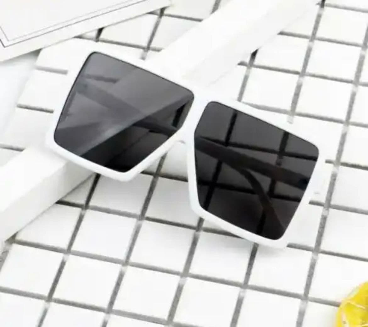 Square Fashion Sunglasses - White.