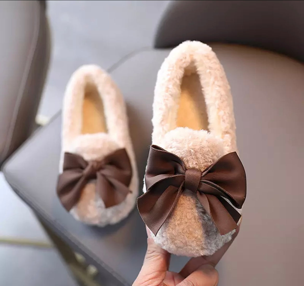 Girls Fluffy Bow Shoes.